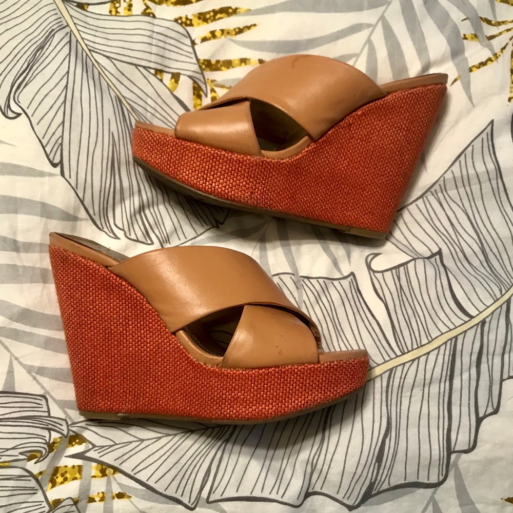 BCBG Wedge